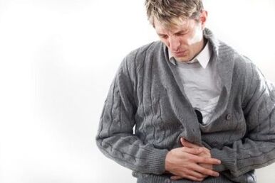 Schmerzen im Unterbauch bei einem Mann mit Prostatitis